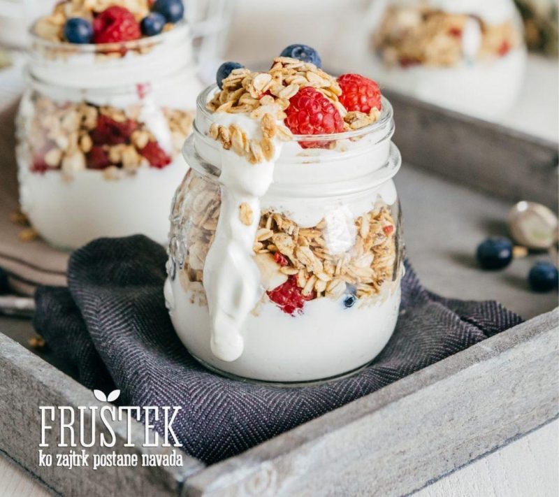 Domača granola maline in chia Fruštek, 350g