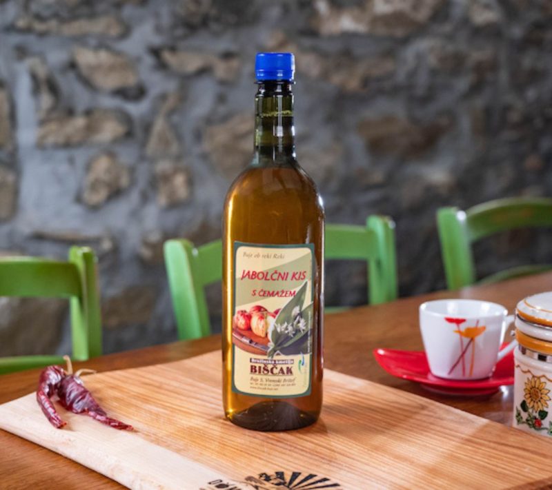 Jabolčni kis s čemažem kmetija Biščak, 1 l