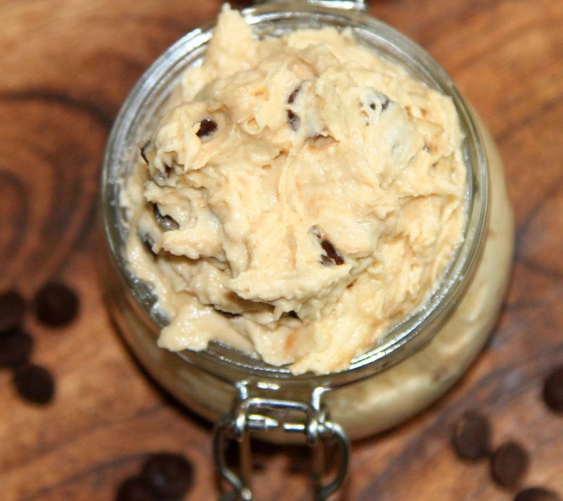 Piškoti na žlico Maslen piškotek s koščki čokolade 2 Piškoti na žlico Maslen piškotek s koščki čokolade