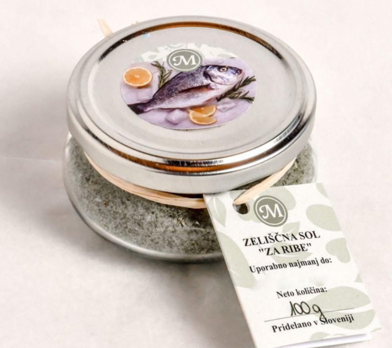Zeliščna sol za ribe Zelišča Marjetka