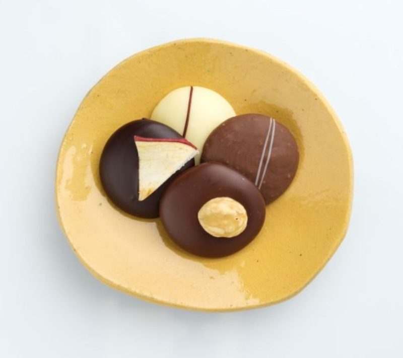 Medaljoni Imperial iz bele, mlečne in temne čokolade, 75 g Kunej