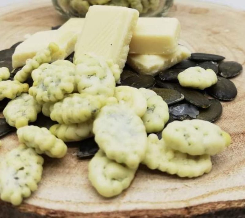 Bučna semena čokoladirana z belo čokolado testenine Škamlec, 100g