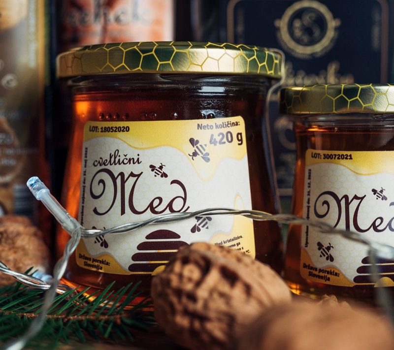 Tradicionalni paket orehovec, med in jabolčni krhlji Kmetija Omerzu