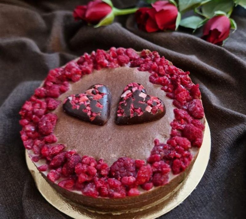 Bio presna torta z EKO certifikatom – PRESNI VALENTIN – čokolada z malinami (mini/3-4 kosi)