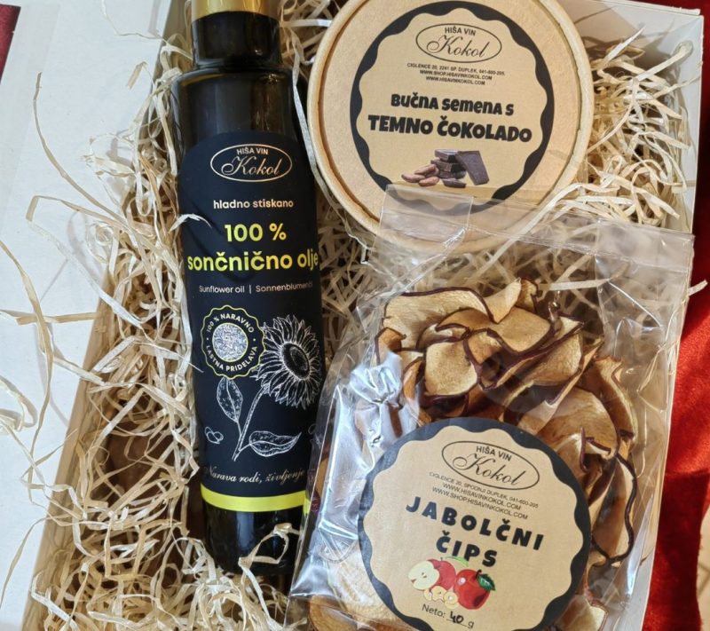 Paket sončnično olje + bučna semena oblita s čokolado + jabolčni čips kmetija Kokol