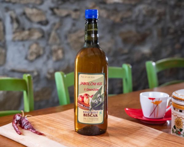Jabolčni kis s čemažem kmetija Biščak, 1 l