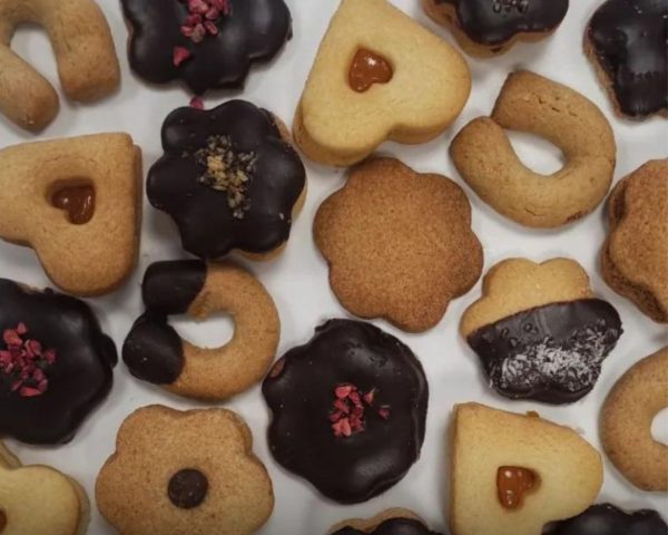 Mešani piškoti brez glutena in laktoze Sladki butik Ines, 500g