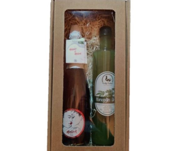 Paket Malinovo peneče vino in liker po izbiri Kmetija Pavlovič