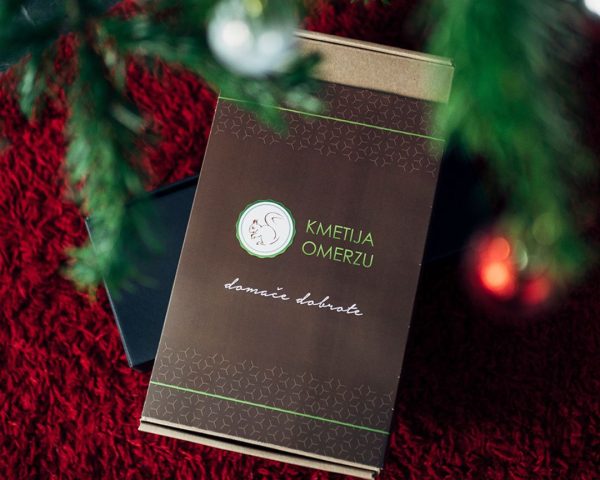 Tradicionalni paket orehovec, med in jabolčni krhlji Kmetija Omerzu